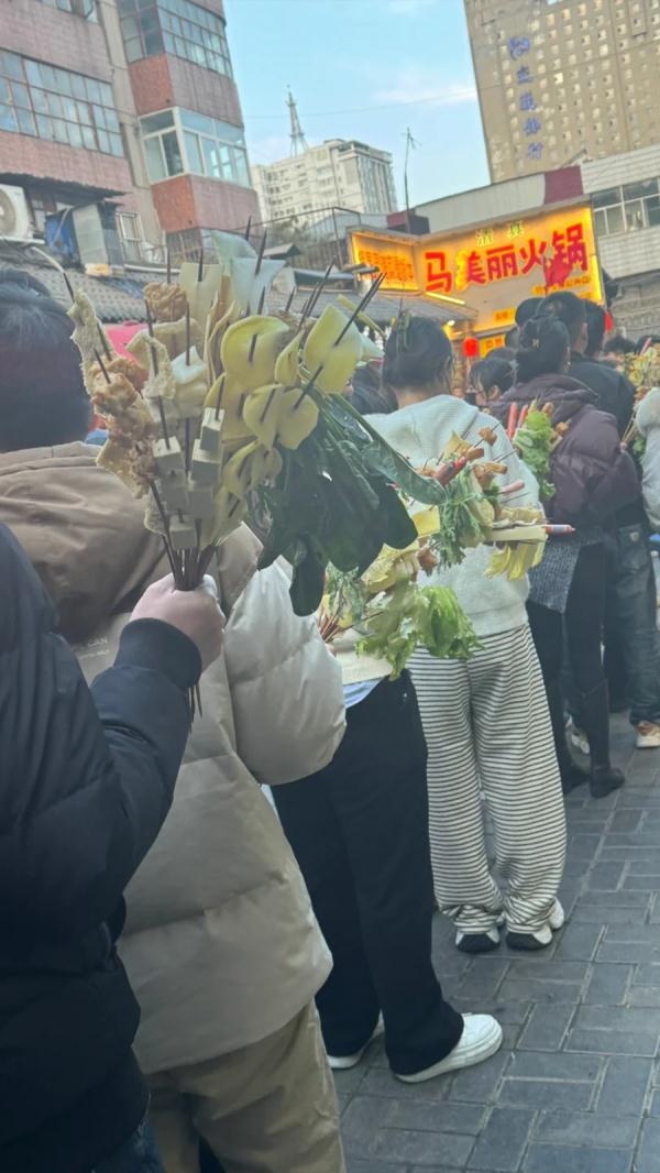 Gansu mala Tang is on fire! Random incense stuns a person who has never eaten it. Gansu mala Tang is on fire! Random incense stuns a person who has never eaten it.