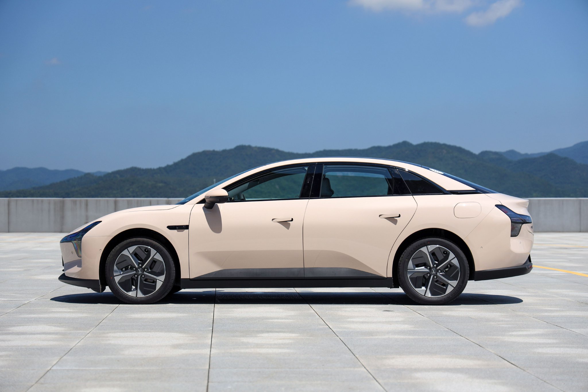 AI empowers affordable home test drive Tucki MONA M03