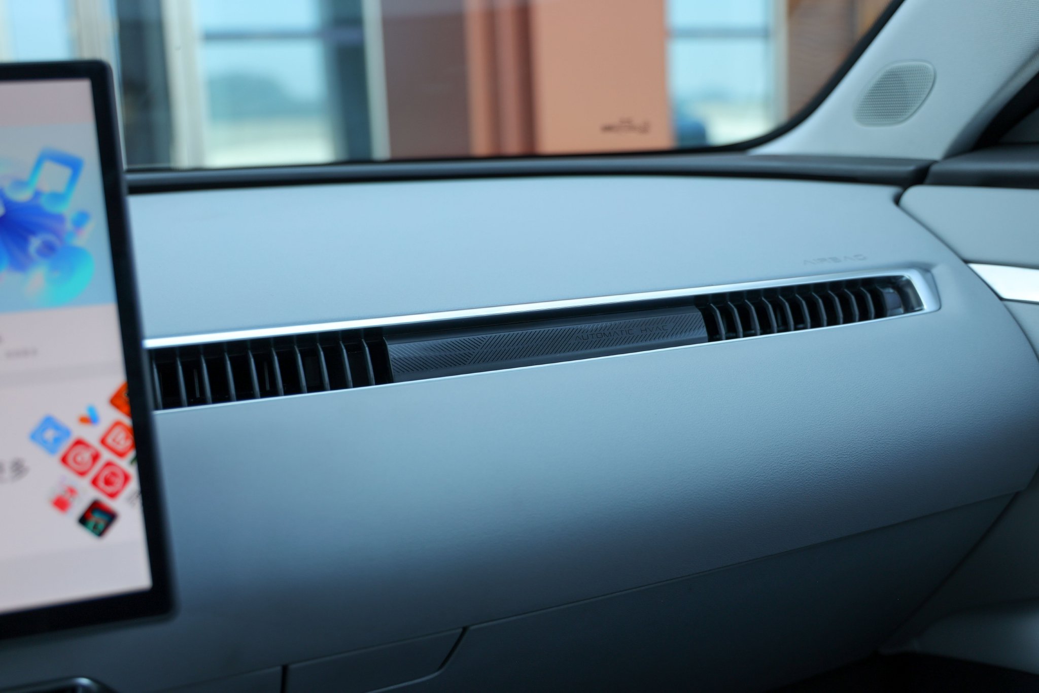 Hidden air conditioning outlet