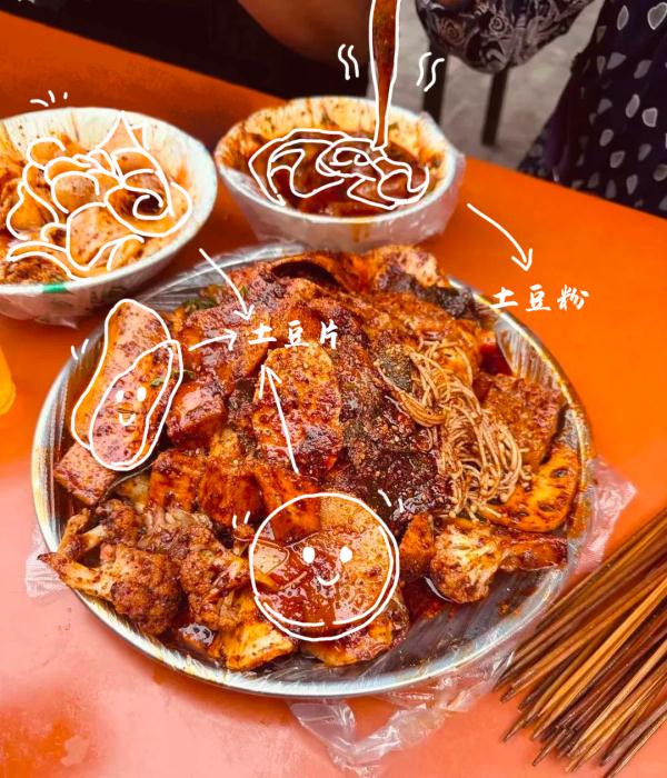 Gansu mala Tang is on fire! Random incense stuns a person who has never eaten it. Gansu mala Tang is on fire! Random incense stuns a person who has never eaten it.