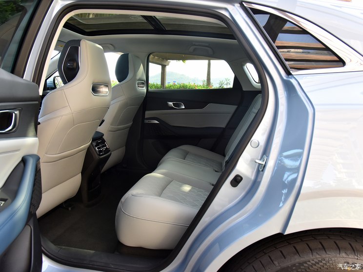 Changan Automobile Changan UNI-K New Energy 2022 Blue Whale iDD 1.5T distinguished model